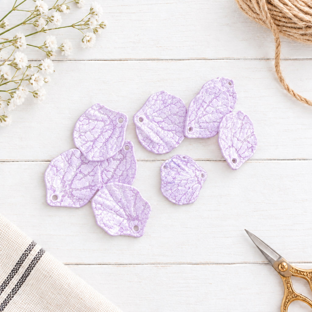 Pack of 25 pastel acrylic leaf beads