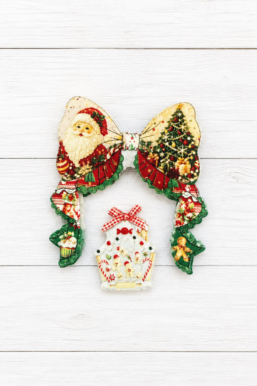 Traditional acrylic Christmas bow set with a festive design.