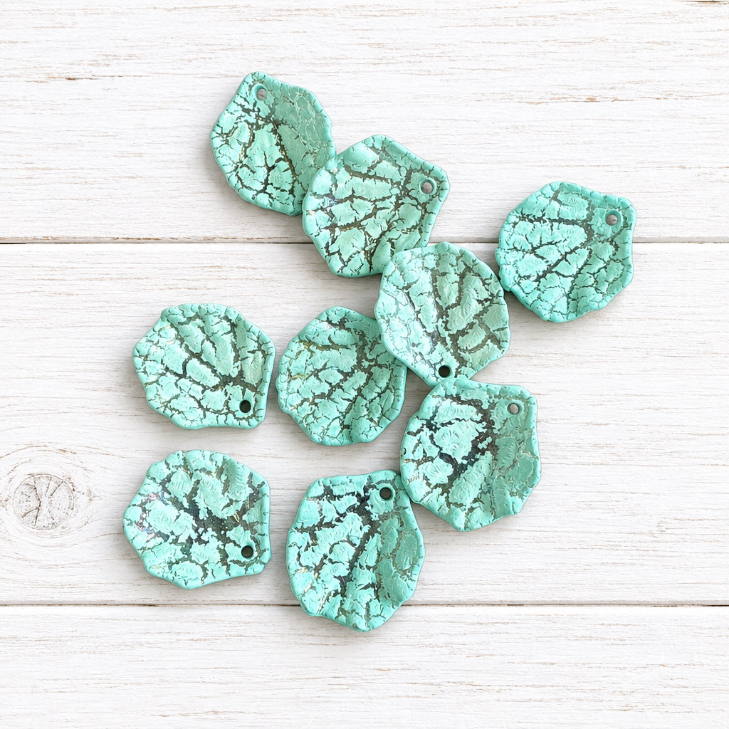 Pack of 25 pastel acrylic leaf beads