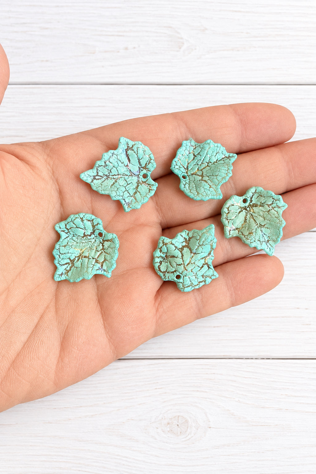 Pack of 20 pastel acrylic maple leaf beads
