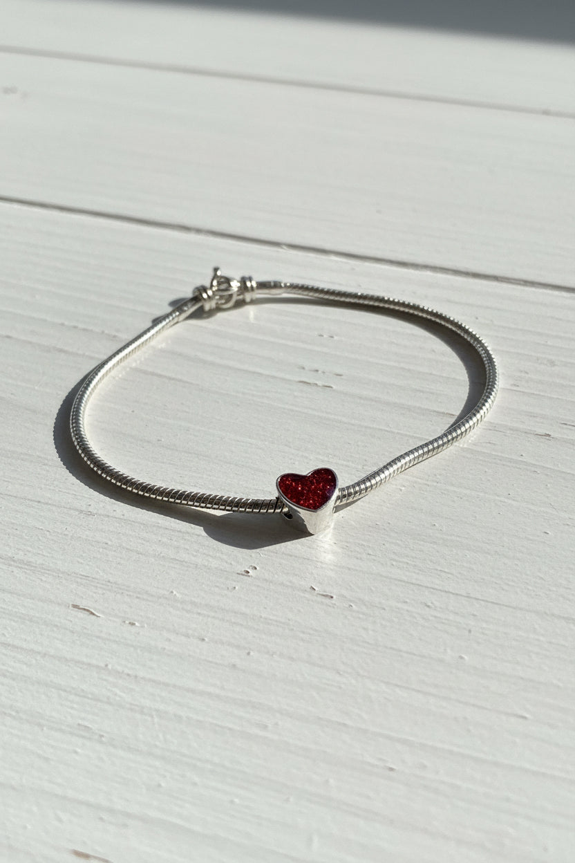 Red heart charm for jewellery making, sold individually⠋

