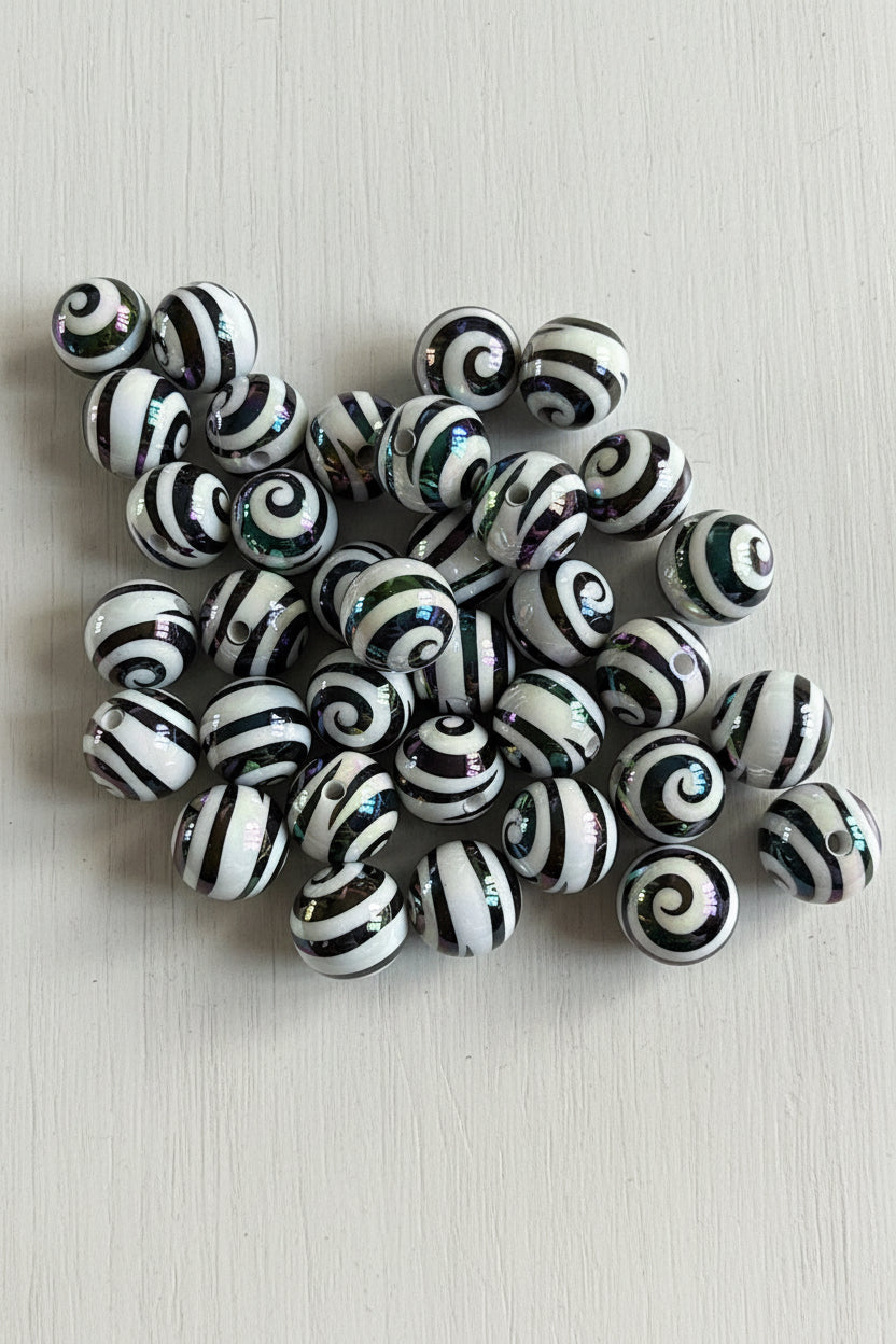 16mm Black and White Swirl Beads - pack of 5