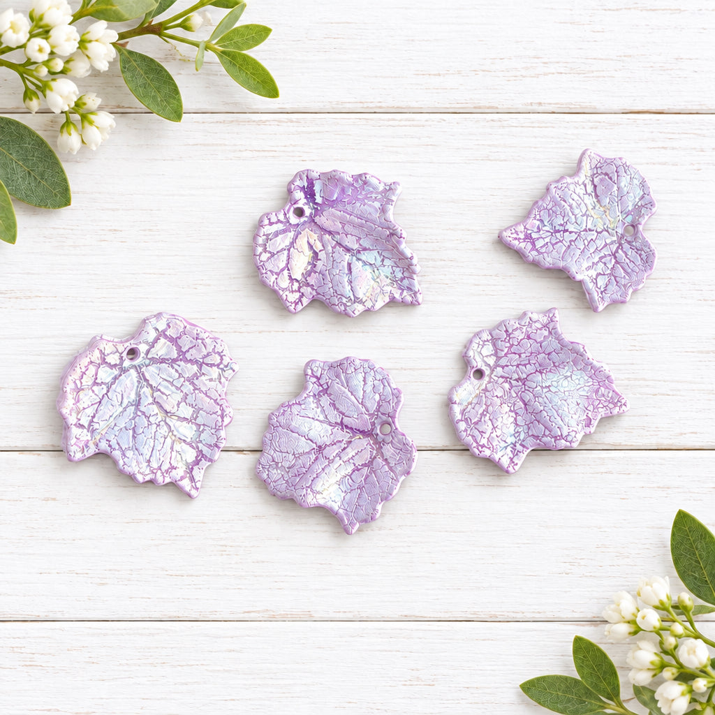 Pack of 20 pastel acrylic maple leaf beads