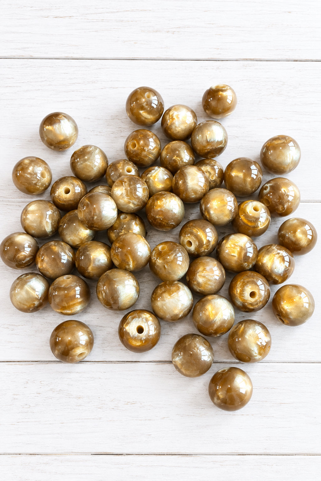 Pack of 5 pearlescent cat eye beads, 16 mm.