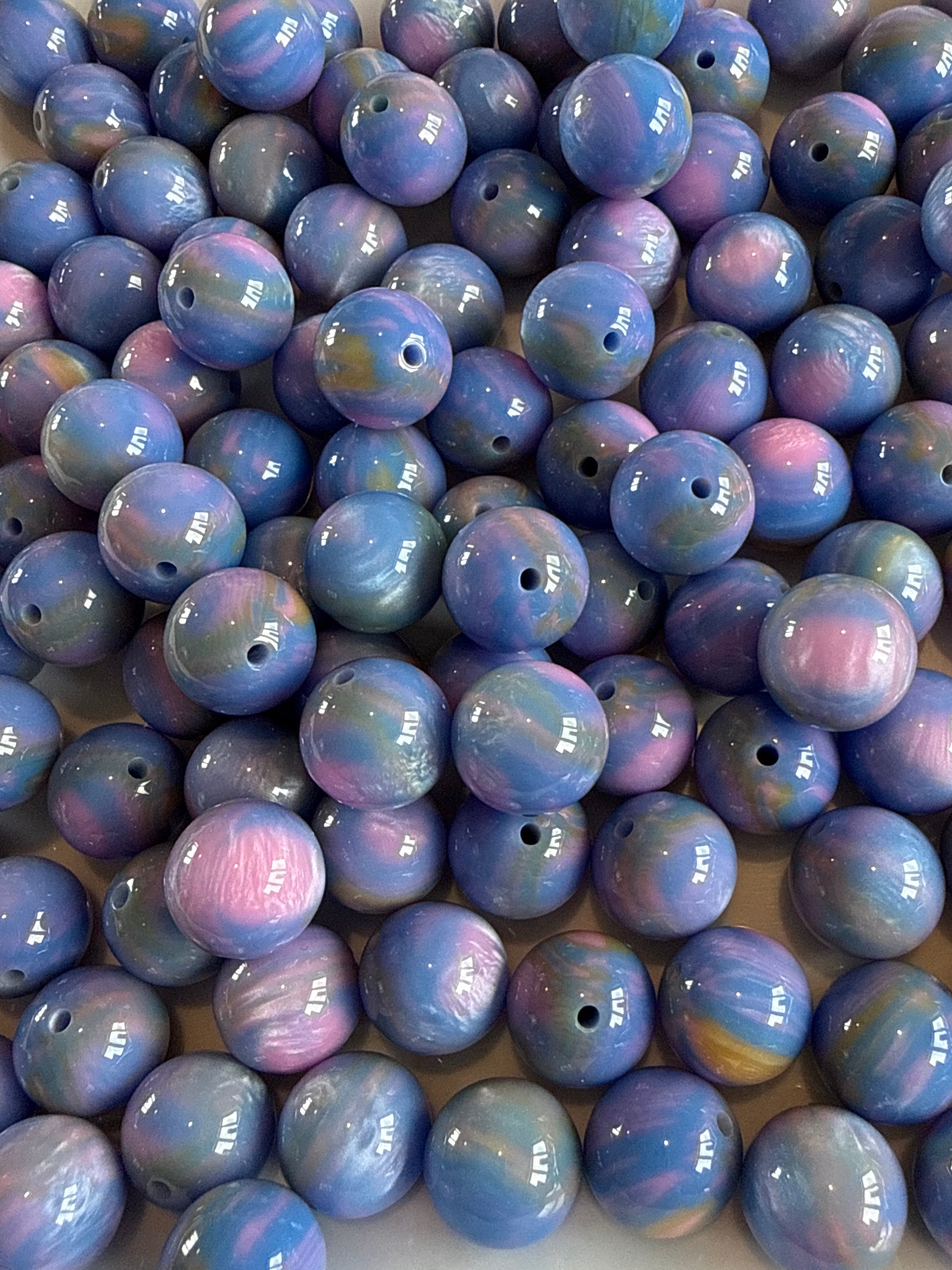 16mm blue and pink rainbow shimmer resin beads – pack of 5, craft beads for pens and keychains | Kingyscrafts