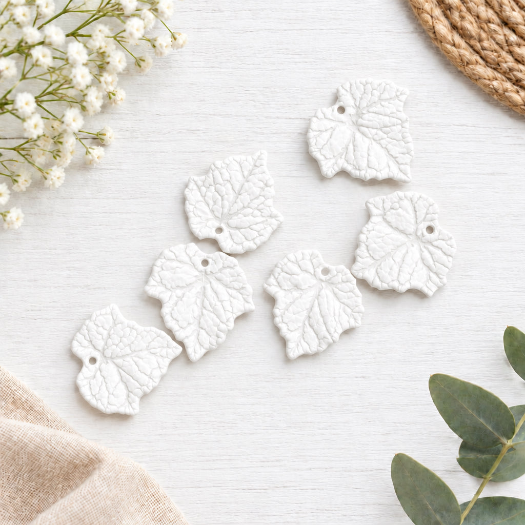 Pack of 20 pastel acrylic maple leaf beads