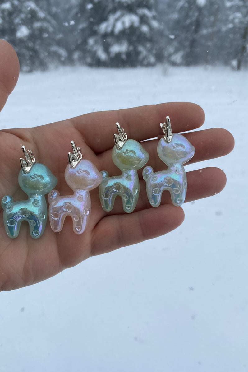  resin reindeer pendant with silver bail loop for Christmas jewellery making