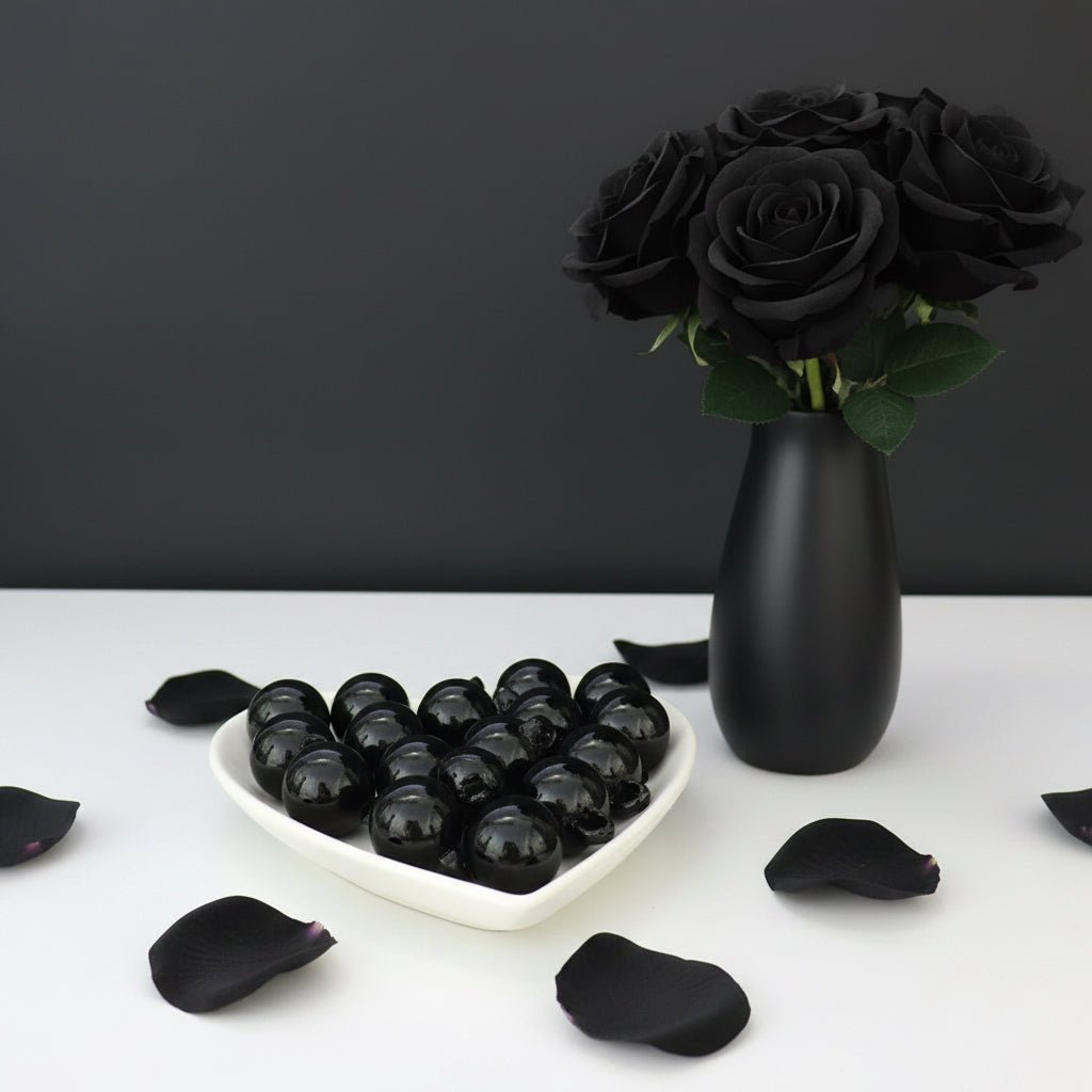 16mm Black Pendant beads - pack of 10