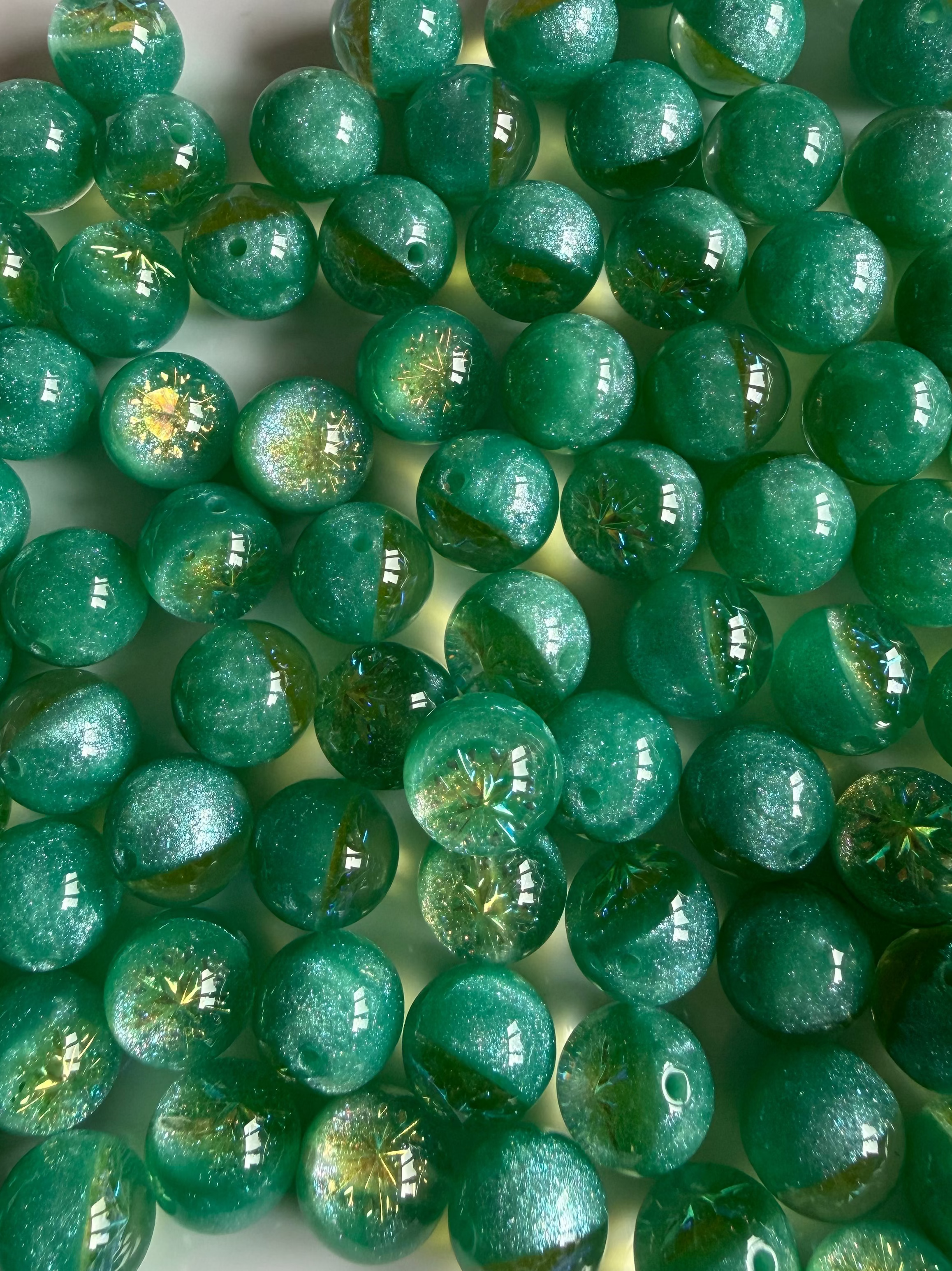 16mm Snowflake Beads - pack of 5 - colour changing